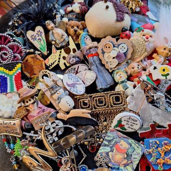 Vintage Jewelry - 51 Lot Vintage to Now Whimsical PINS & Brooches MUST SEE Coastal Whimsical Teach